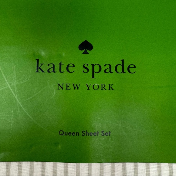 Kate Spade QUEEN Sheet Set WHITE & GRAY stripe pink hearts Cotton Percale NWT - Picture 6 of 7
